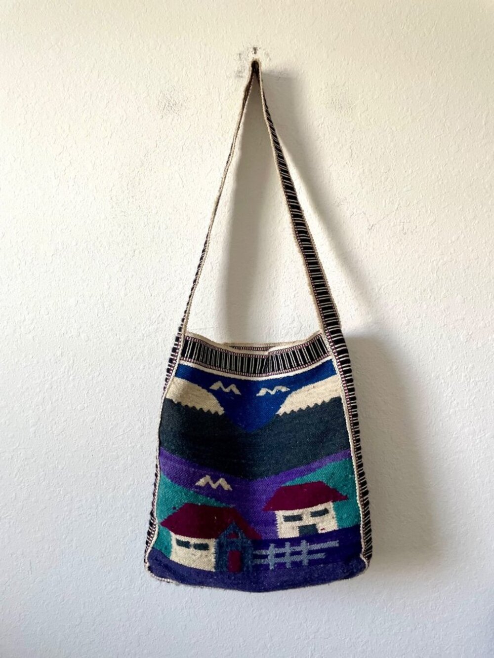 Artesantas El Campesino Handmade Woven Wool Scenic Design Shoulder Bag Ecuador